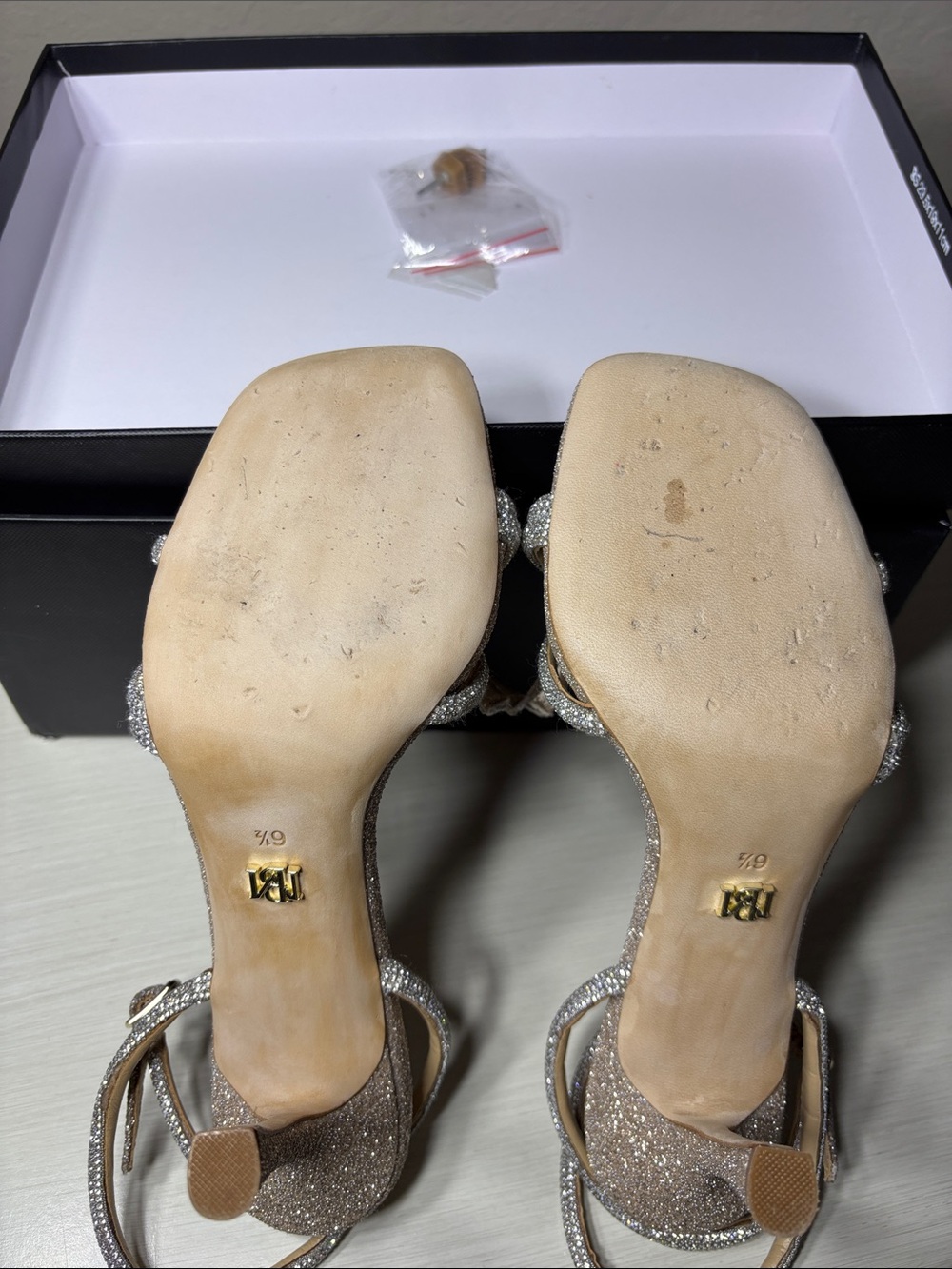 Badgley Mischka Jewel Rhinestone Bow
Heels Silver Ankle Strap Sandals 6.5 - Picture 9 of 10